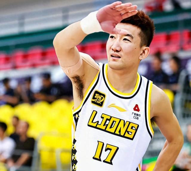 广州队鏖战四川队，孙铭徽刷新纪录